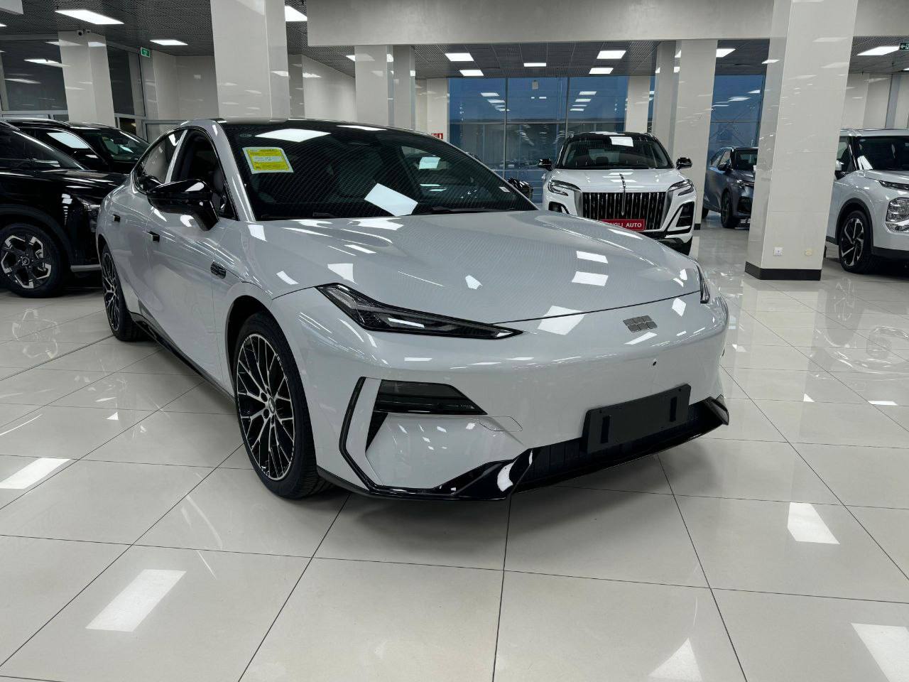 Geely Galaxy E8
Комплектация Max
2024 год, новый без пробега.
Электро, 272 л.с. 
Отличный девайс!
Цена 5 900 000 рублей с ндс. 
В наличии: Москва. ЭПТС выпущен, утильсбор коммерческий | Сетка — социальная сеть от hh.ru