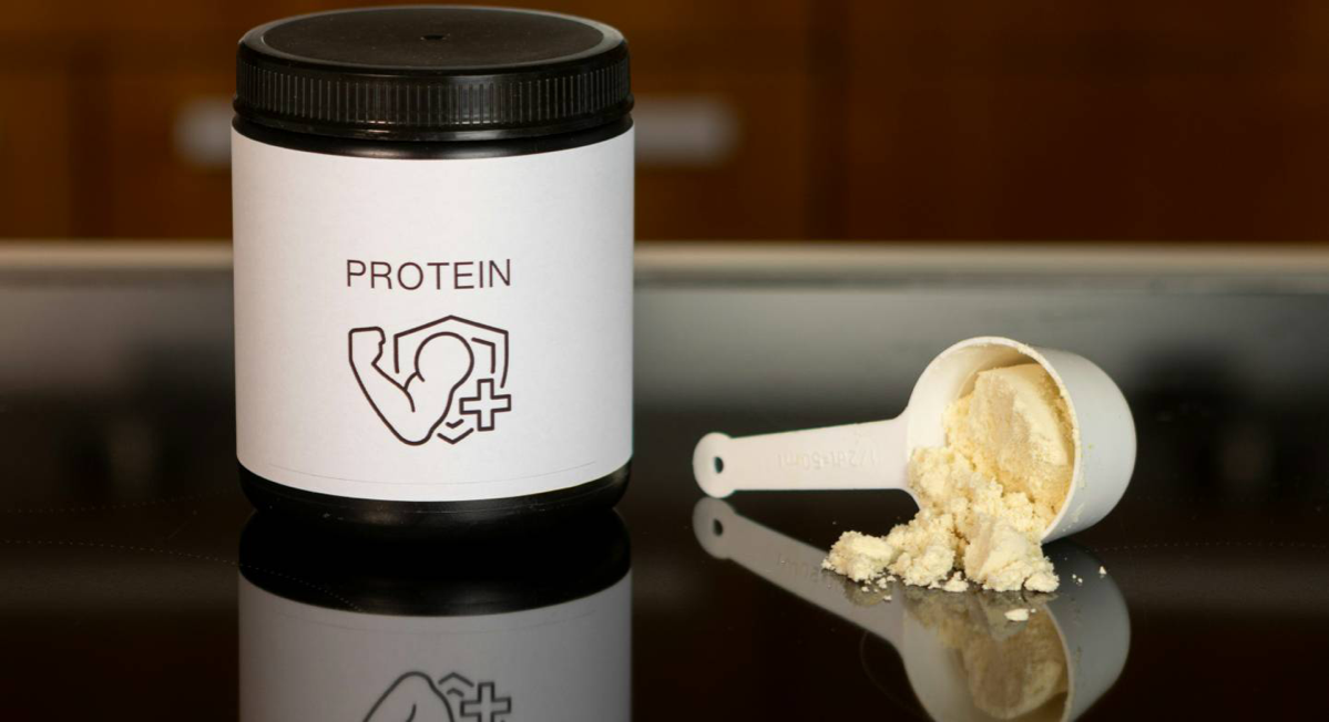 Многие опасаются, что потребляют мало белка, особенно если занимаются спортом или сталкиваются с серьезными нагрузками, поэтому стараются восполнить его нехватку за счет протеиновых коктейлей, батончи... | Сетка — социальная сеть от hh.ru