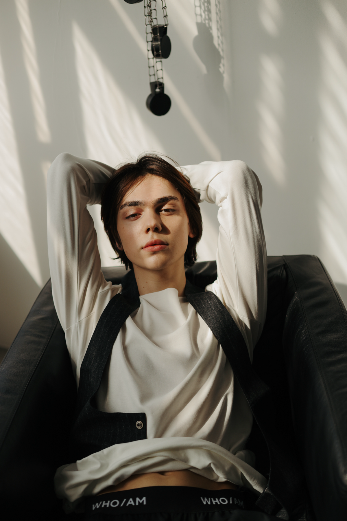 Привет всем!
Я стилист, в данный момент работаю в fashion индустрии, а конкретнее стилизую съемки. Мой путь в моде начинался с персонального стайлинга т.е. я ещё и имиджмейкер | Сетка — социальная сеть от hh.ru