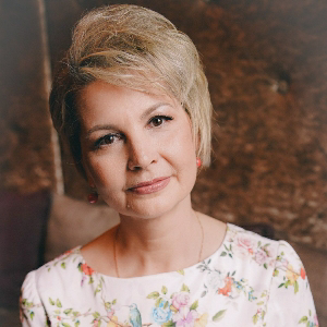 Елена Смаль