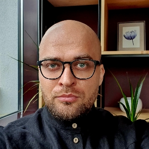 Александр Медведев