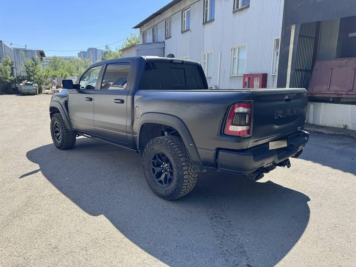 Автомобиль в наличии
🚗Автомобиль: Dodge RAM TRX
🔘Двигатель: 6.2 л / 712 л.с | Сетка — социальная сеть от hh.ru