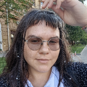 Женя Сахарова