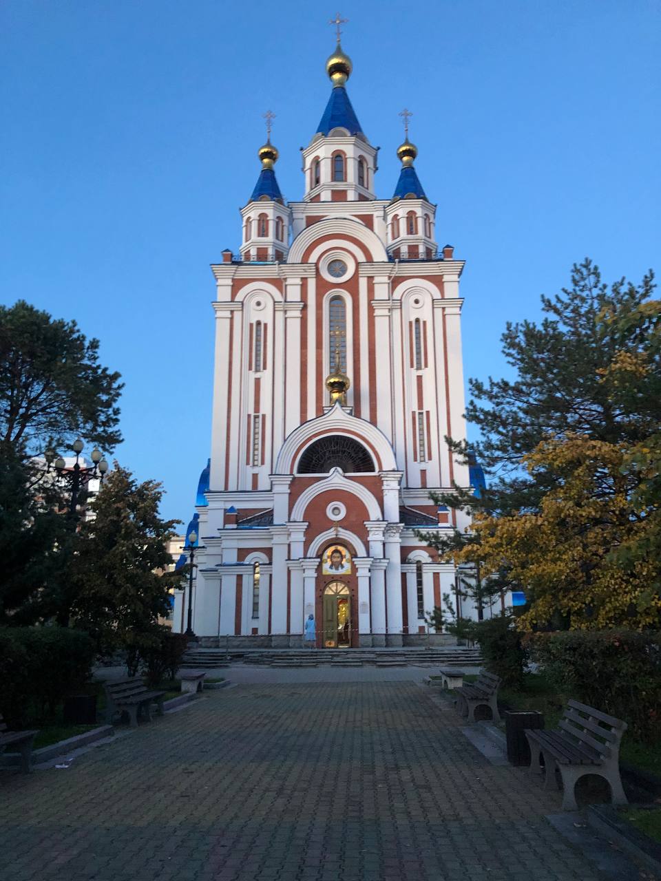 Через край
День 1.
Несколько фотографий с сегодняшнего дня в Хабаровске.
#экскурсия
#черезкрай
#проект | Сетка — социальная сеть от hh.ru