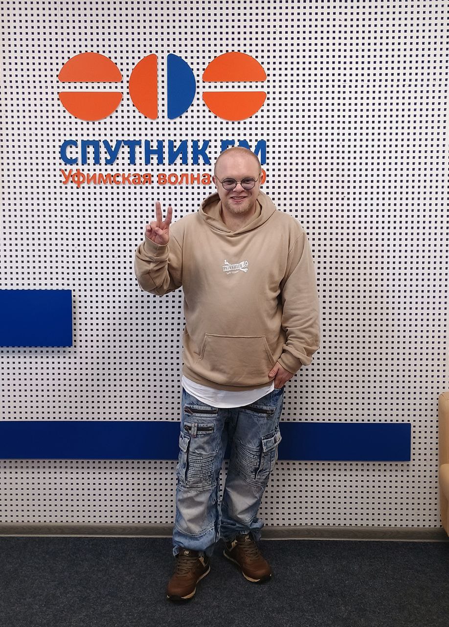 Знаю! Знаю, что сохранил в пятницу молчание, не выдав пост в новой постоянной рубрике о книжных рецензиях.
Но что ж поделать? Всё время командировки, а с телефона писать – это совсем не то.. | Сетка — социальная сеть от hh.ru