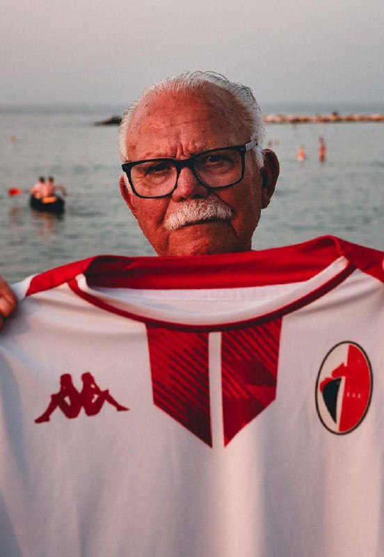 📸 Воскресное вдохновение
Сегодня смотрим на футбольную форму итальянского бренда Kappa | Сетка — социальная сеть от hh.ru