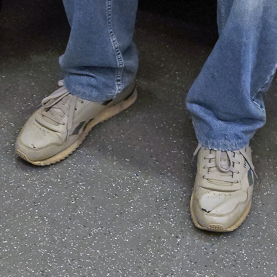 Reebok-и с пробегом
#обувь #сентябрь #2024г #ногимосковскогометро #NMMetro #метро #москва #защитный #кроссы #Reebok | Сетка — социальная сеть от hh.ru