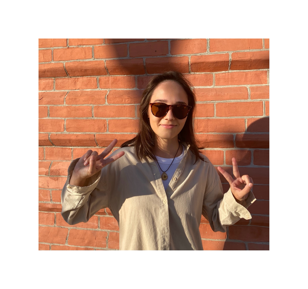 Хэллоу пипл! ✌🏼
Я — веб-дизайнер. Здесь я буду делиться своими проектами, полезными советами, вдохновением и, конечно же, закулисными моментами из моей работы | Сетка — социальная сеть от hh.ru