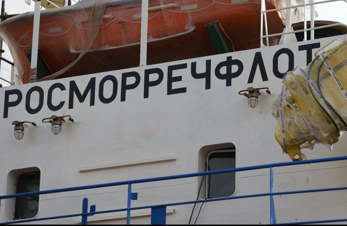 На производственной площадке "Лотос" Южного центра судостроения и судоремонта ОСК состоялась торжественная церемония спуска на воду двух земснарядов проектов 93.159 и 93.159.1 | Сетка — социальная сеть от hh.ru