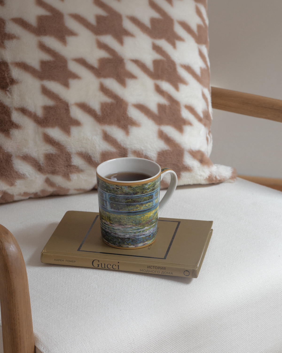 Контент для соц. сетей в стиле минимализм | Сетка — социальная сеть от hh.ru