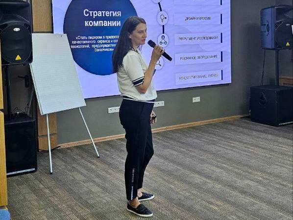 💬 Сегодня, именно сейчас, в прекрасном месте проходит полугодовая встреча всех менеджеров направления мерчандайзинг | Сетка — социальная сеть от hh.ru