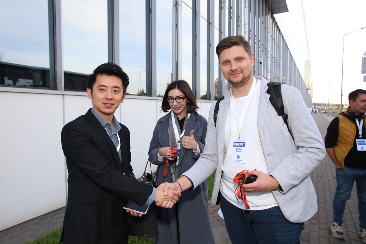 ШОС: горизонты для бизнеса открываются! 🚀
Недавно в Москве и Дубне прошел бизнес-инкубатор в рамках Шанхайской организации сотрудничества (ШОС) | Сетка — социальная сеть от hh.ru