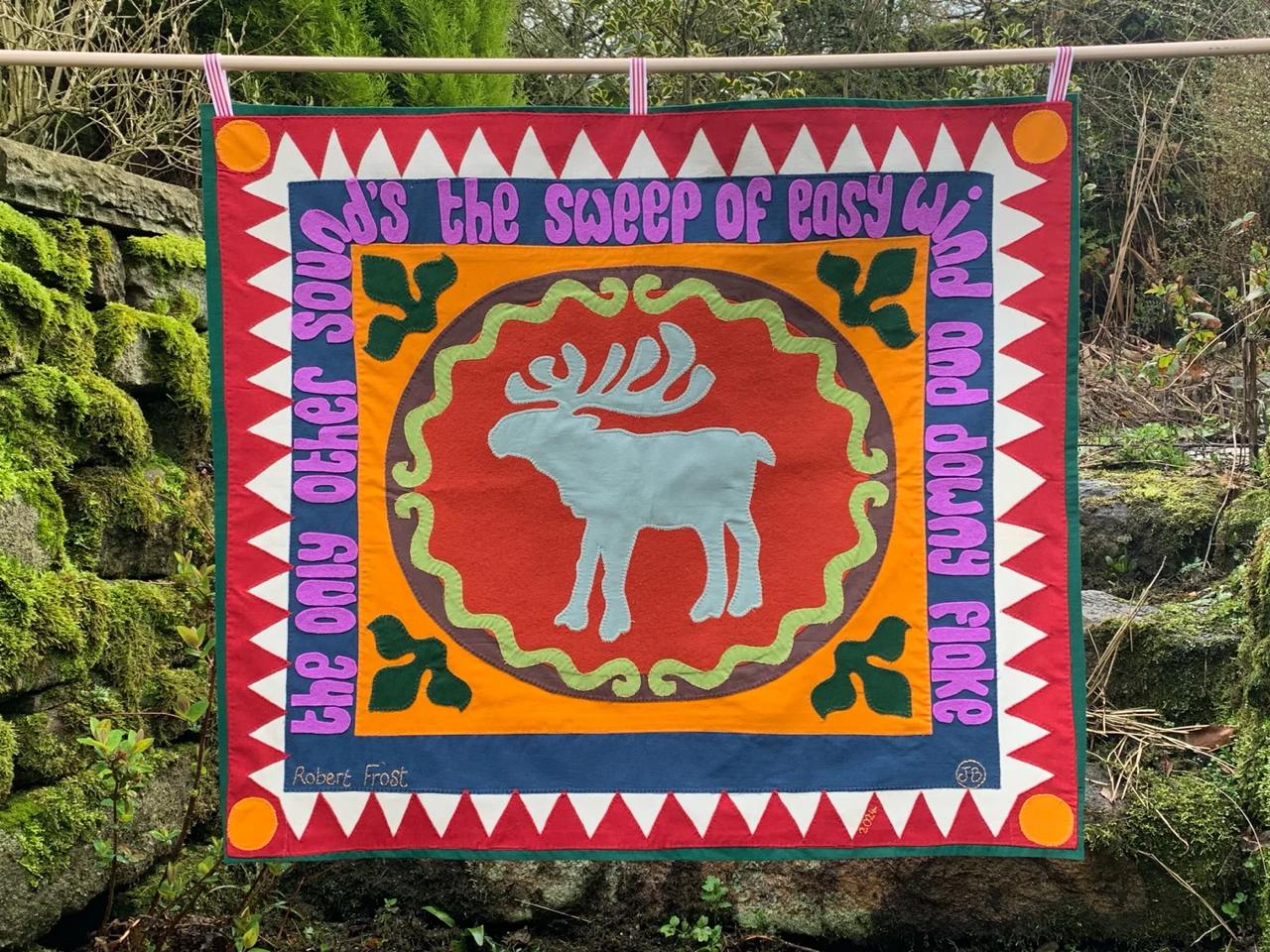 Какая то счастливая женщина с яркими коврами https://joannasbanners.bigcartel.com | Сетка — социальная сеть от hh.ru