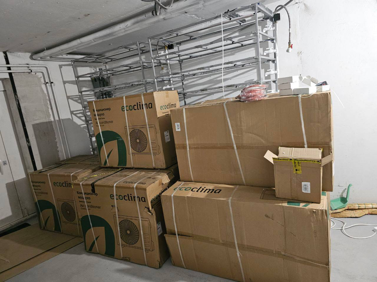 Взяли немного климат контроля на ферму)
5 сплит систем на 140 м2)
Вышло на 800 к, наконец дождались(брали со скидкой в надежных местах)
Завтра послезавтра монтируем и уже совсем скоро приступаем к зап... | Сетка — социальная сеть от hh.ru