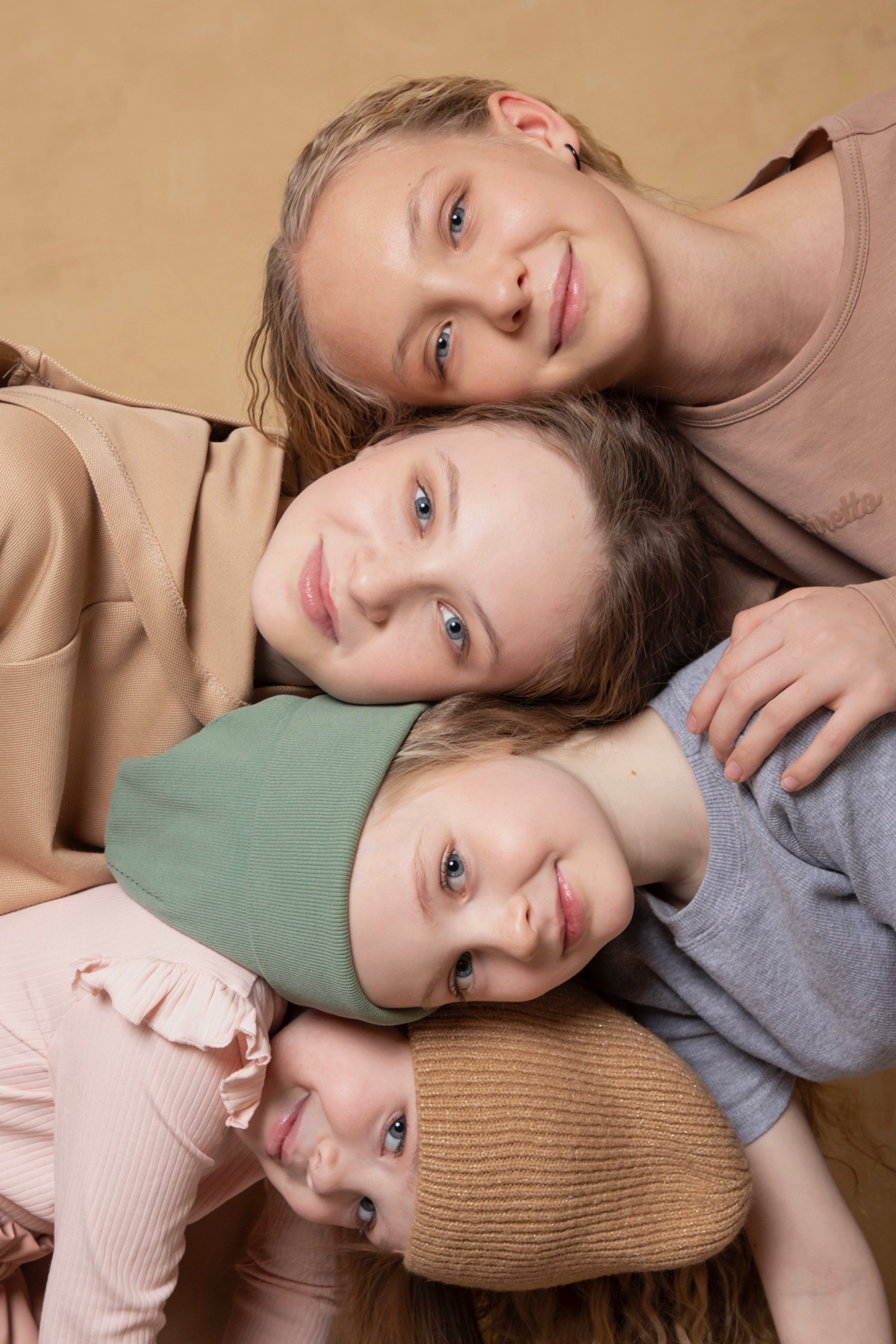 Осенняя уютность ✨ или «случайный Ренессанс»))
Модельная школа SIGMA KIDS Екатеринбург
Ph: Снежана Чернега
St: Анастасия Белова
Org: Галина Суворова
Md: Саша, Камилла | Сетка — социальная сеть от hh.ru