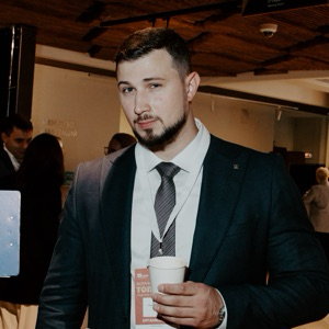 Максим Иванов