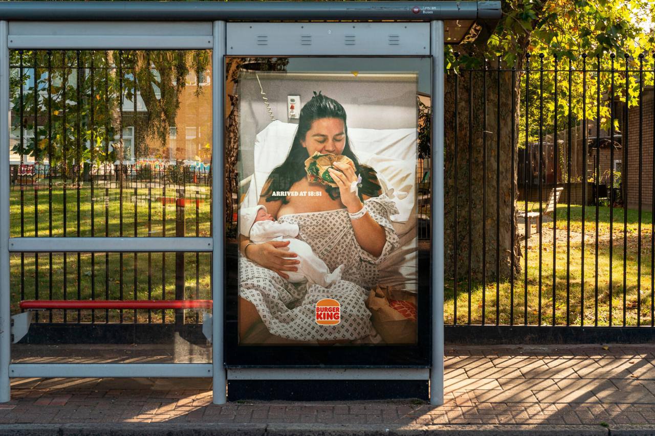 Burger King и BBH London запустили наружную рекламную кампанию, посвященную первому приему пищи после родов | Сетка — социальная сеть от hh.ru