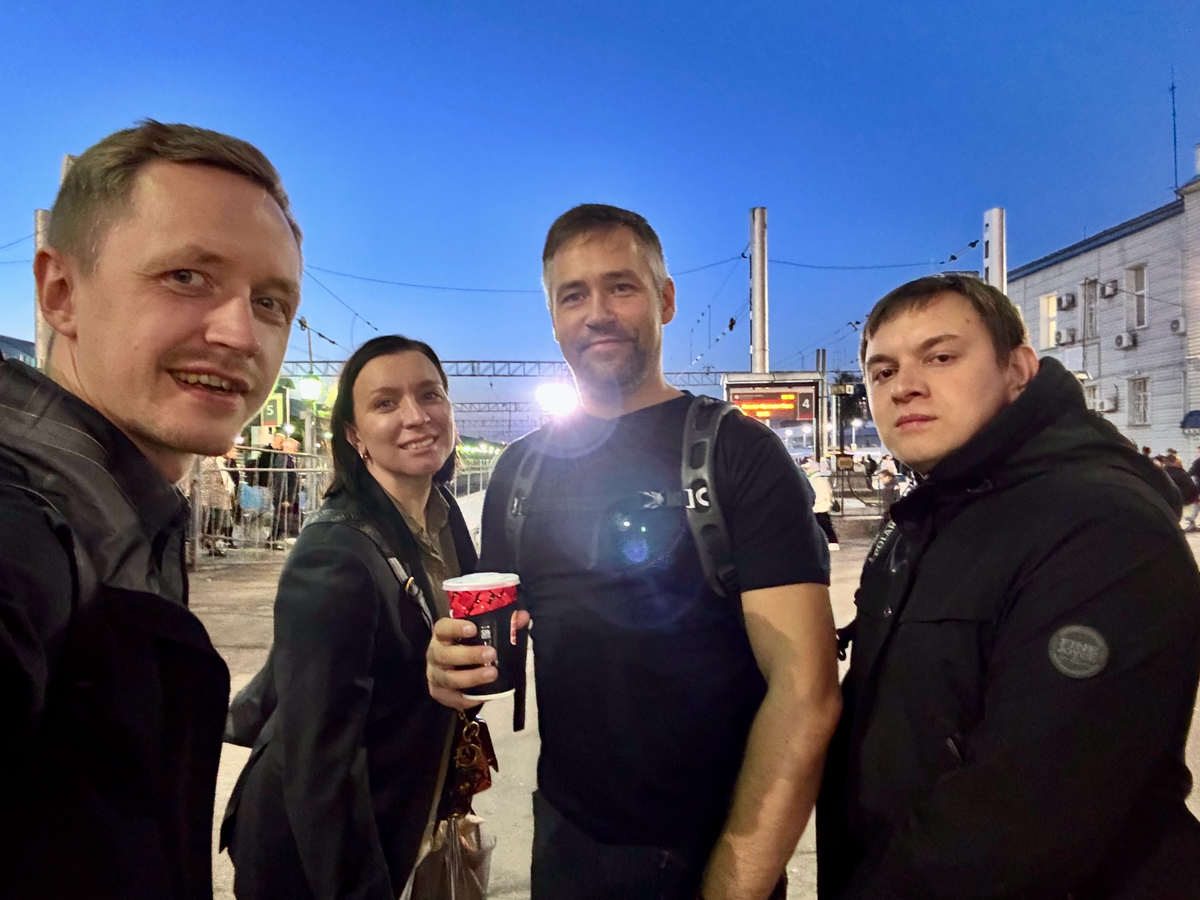 Сняли один из трех вводных роликов о направлениях работы в банке. Все прошло замечательно, в тайминге и дружной атмосфере. Заодно сняли Мишу и создали его ИИ-аватар | Сетка — социальная сеть от hh.ru