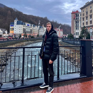 Руслан Чернобровкин