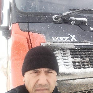 Алим Очилов