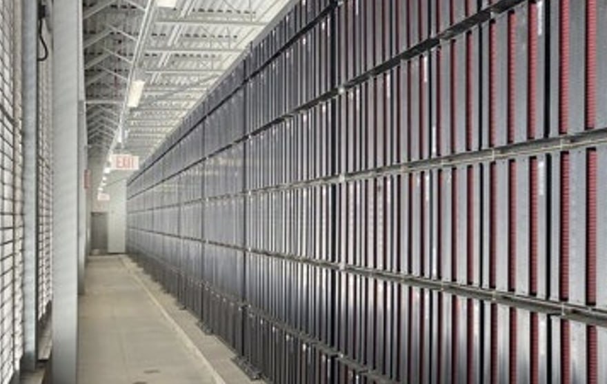 Apple и K&N Filtration разработали многоразовые воздушные фильтры для ЦОД
Операторы ЦОД тратят значительные ресурсы на фильтрацию воздуха, заменяя фильтры несколько раз в год | Сетка — социальная сеть от hh.ru