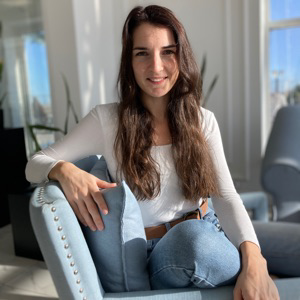 Александра Калашникова