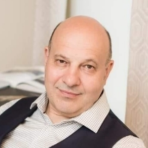 Михаил Петров