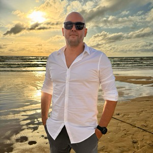 Максим Колесников