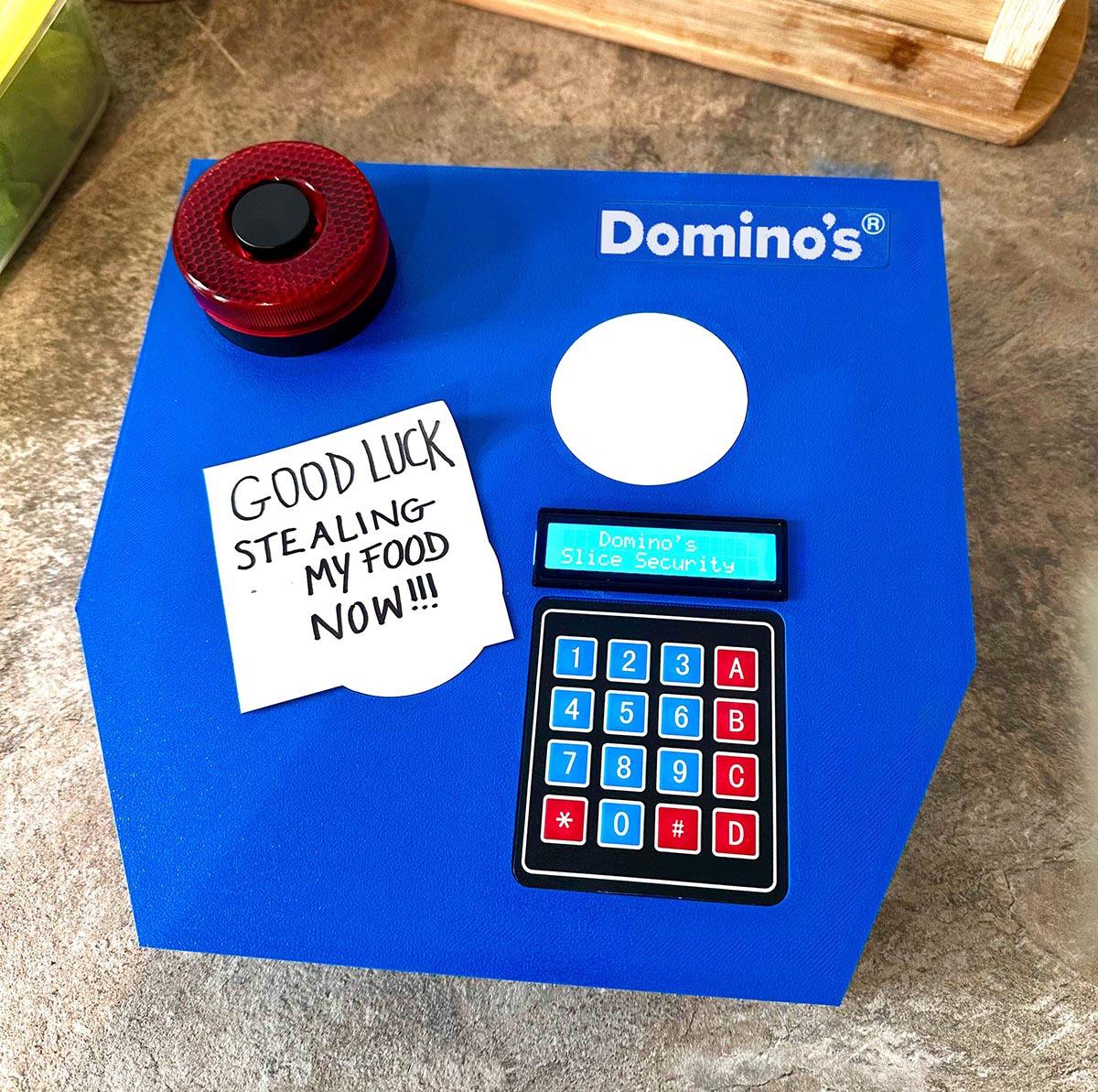 В честь начала нового учебного года Domino's выпустили коробку для пиццы с кодовым замком, чтобы никакой сосед в студенческом общежитии не смог добрать до вашей пиццы | Сетка — социальная сеть от hh.ru