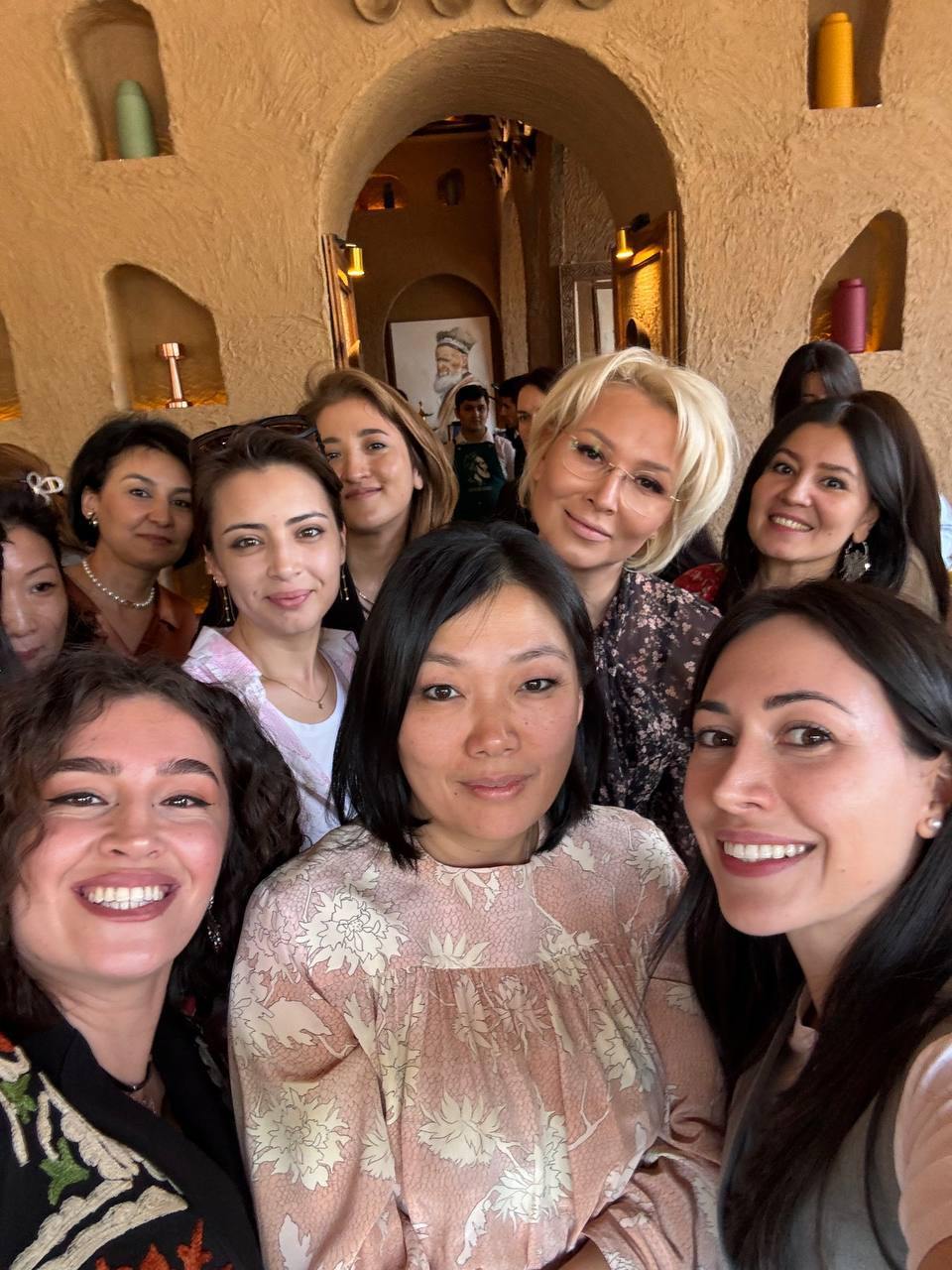 Татьяна Ким поделилась впечатлениями о первой поездке в Таджикистан.
Выход компаний такого масштаба сильно встряхнёт digital-рынок. Я верю и надеюсь, что это станет толчком для развития IT в стране | Сетка — социальная сеть от hh.ru