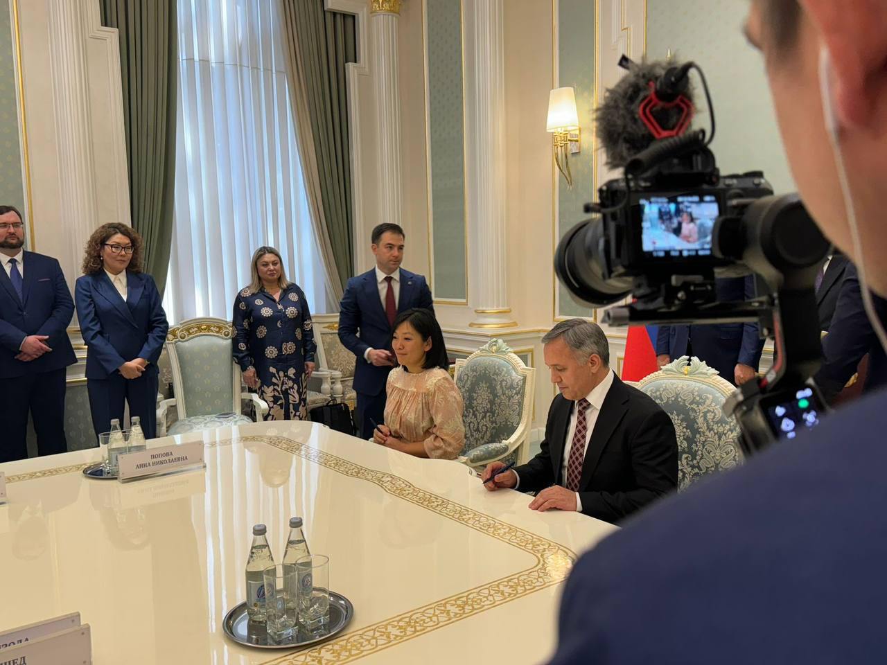 Татьяна Ким поделилась впечатлениями о первой поездке в Таджикистан.
Выход компаний такого масштаба сильно встряхнёт digital-рынок. Я верю и надеюсь, что это станет толчком для развития IT в стране | Сетка — социальная сеть от hh.ru