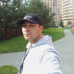 Фарух Тошов