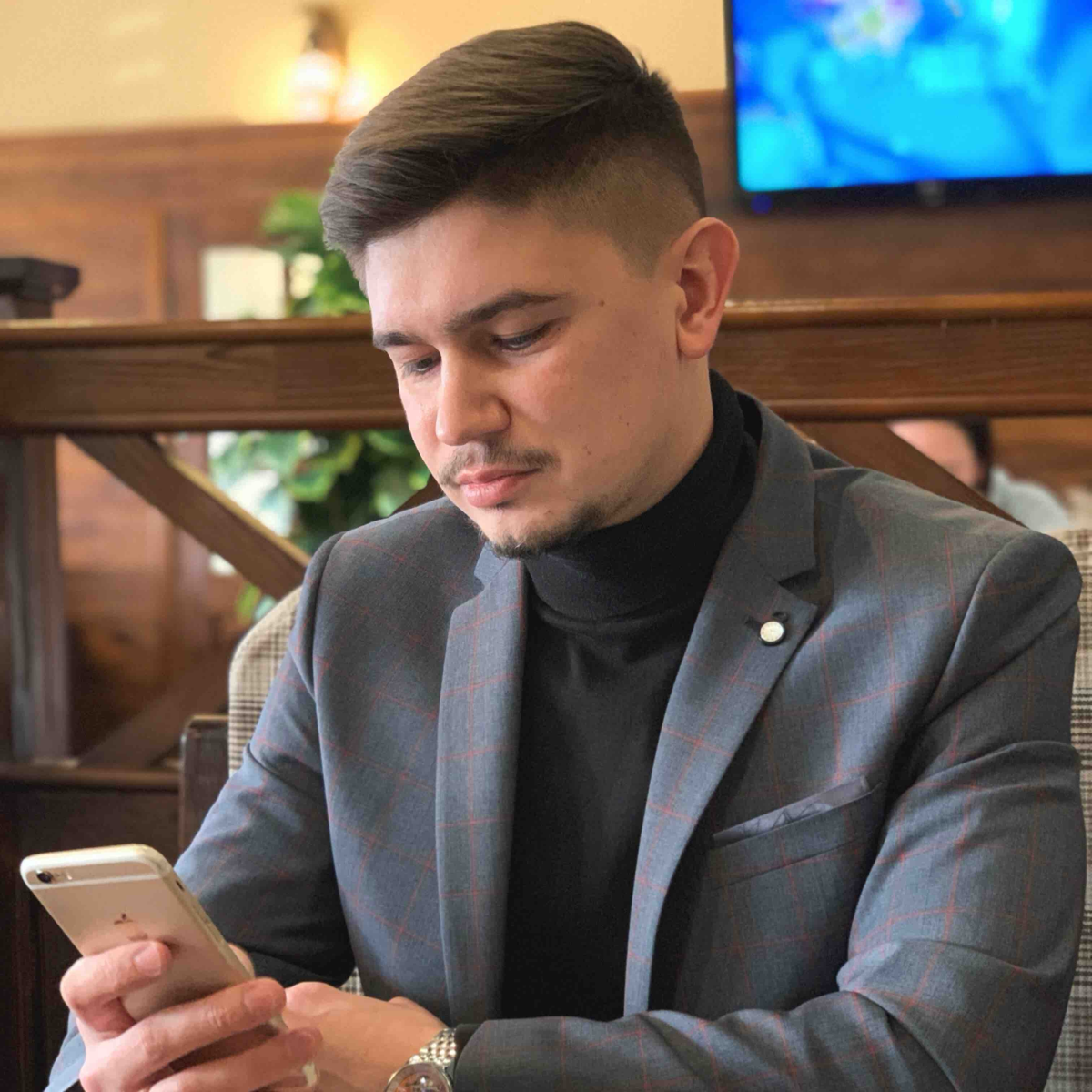 Антон Мокин | Сетка — социальная сеть от hh.ru