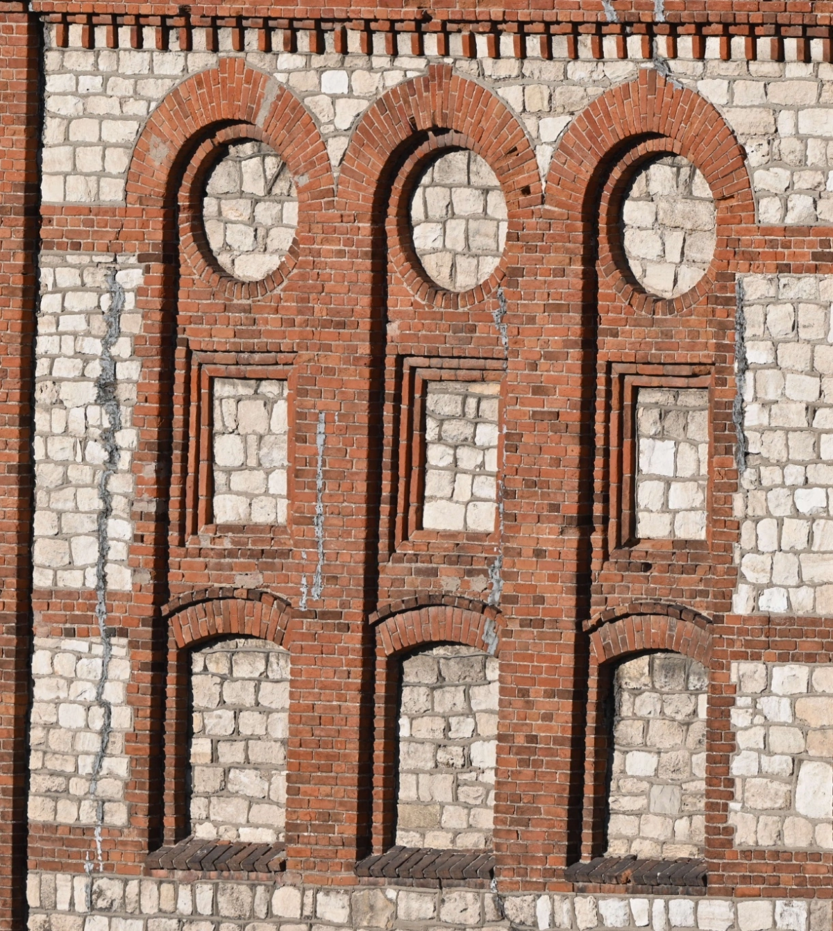 Если смотреть на город через объектив 600мм, да ещё и на кропе, знакомые места открываются по-новому :) | Сетка — социальная сеть от hh.ru