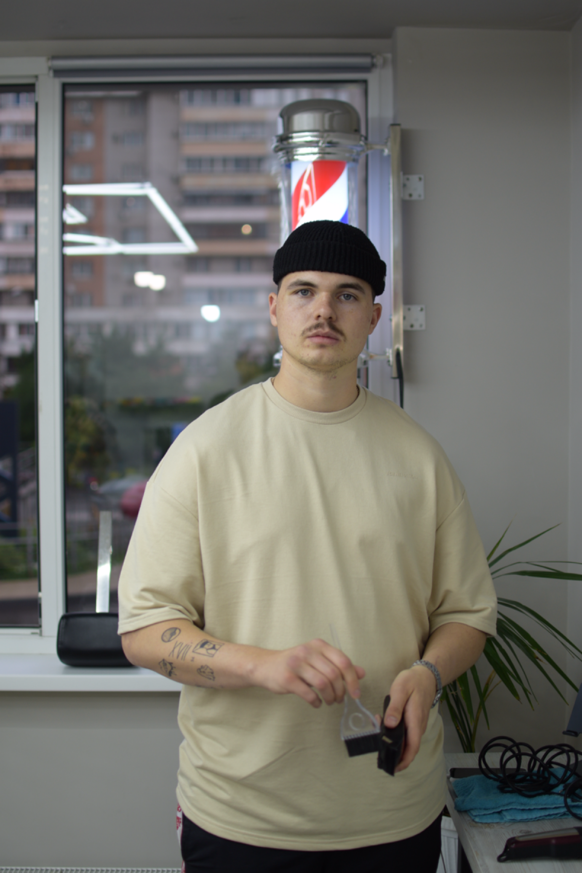 Знакомство
Я никогда не вел блогов и не писал ничего о своей жизни и увлечениях, но с появлением этого приложения я понял, что это можно изменить | Сетка — социальная сеть от hh.ru