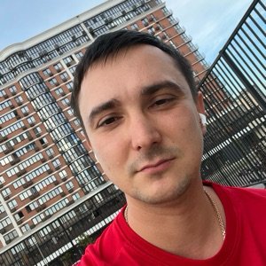 Максим Мороз