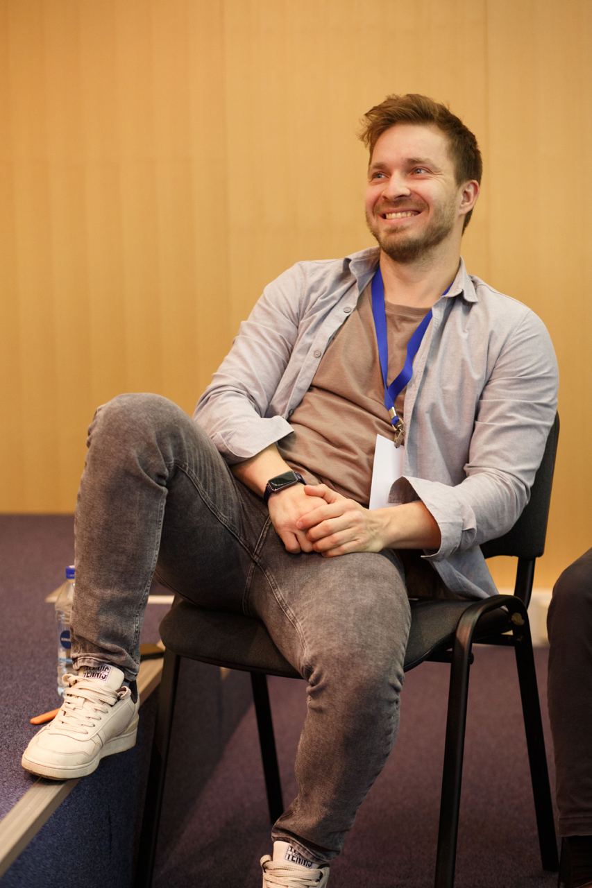 Провели прошлую пятницу с @pawsandcommits и @alekseimusatov отвратительно шутя и гыгыкая над умницами-стартаперами на забавном мероприятии под названием Startup Grill | Сетка — социальная сеть от hh.ru