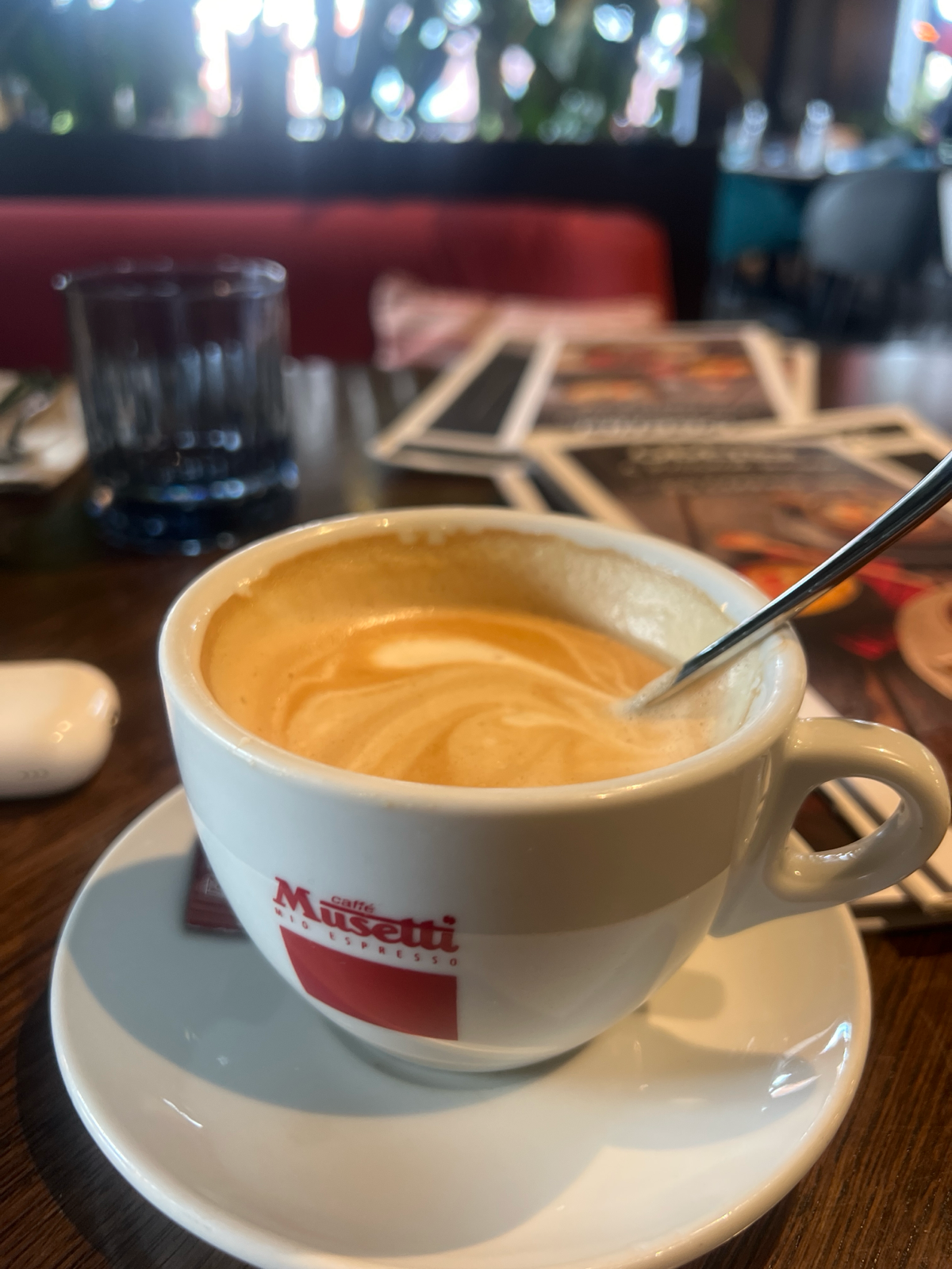 Любителям кофе посвящается:
Кофе на втором месте в мире по популярности

На первом месте по мировым продажам сырая нефть, а на втором кофе | Сетка — социальная сеть от hh.ru