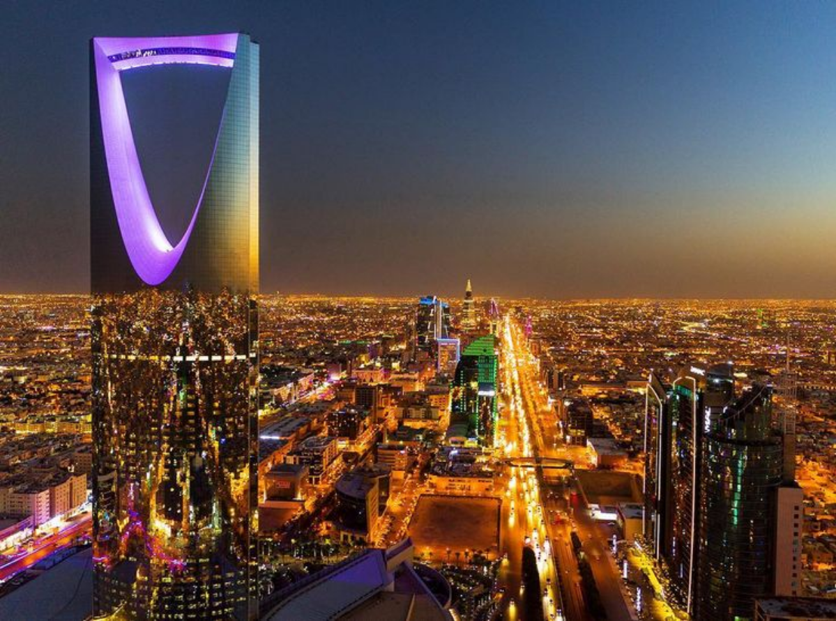 🇸🇦 Проект «Vision 2030» в Саудовской Аравии приблизился к стоимости 1,3 трлн $
За последние 8 лет Саудовская Аравия запустила проекты в сфере недвижимости и инфраструктуры на сумму 1,3 трлн $ в рамках... | Сетка — социальная сеть от hh.ru