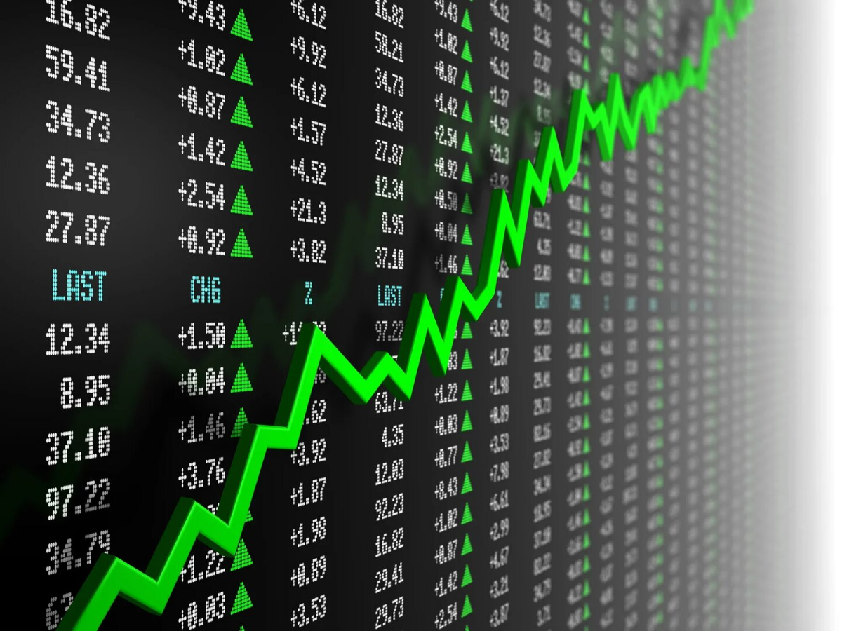 🚀 Акции в фокусе: начинается сезон отчётности! 
 
На этой неделе стартует новый сезон корпоративных отчётов, и он обещает стать одним из самых волатильных за последнее время | Сетка — социальная сеть от hh.ru