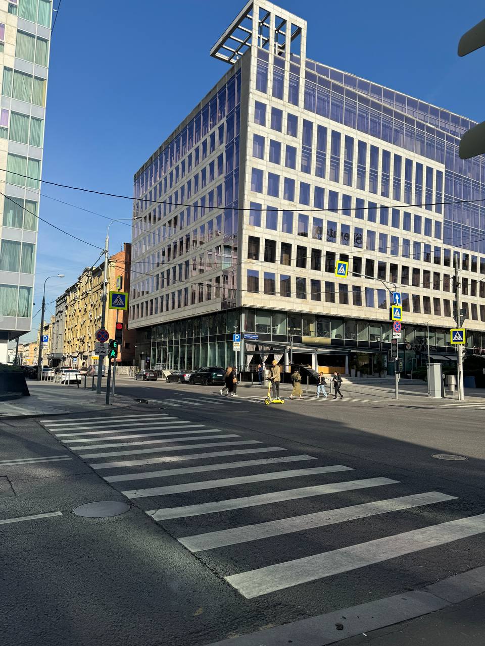 Еще один Moscow-trip завершен ✔️
На этот раз был слёт HR, а именно - страт. сессия. Для меня этот опыт впервые, поэтому поделюсь впечатлениями. | Сетка — социальная сеть от hh.ru