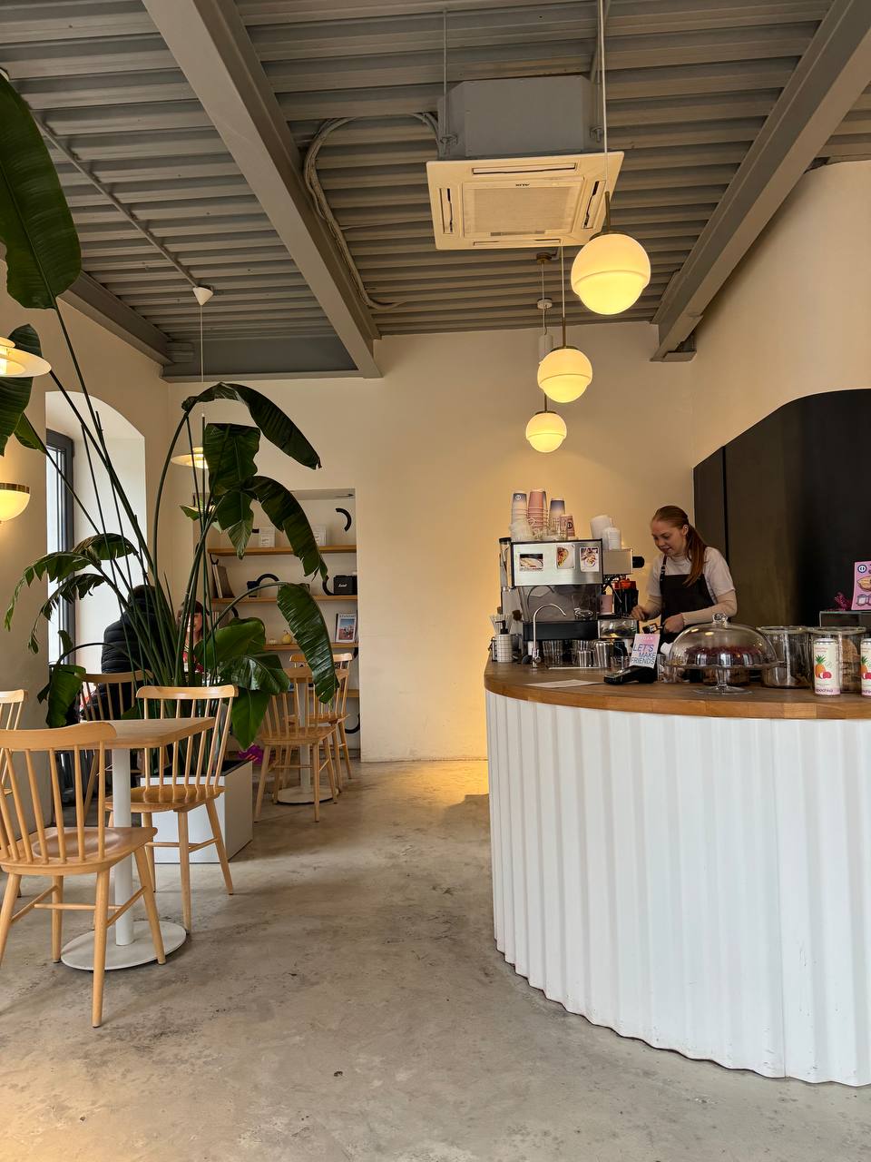 Еще один Moscow-trip завершен ✔️
На этот раз был слёт HR, а именно - страт. сессия. Для меня этот опыт впервые, поэтому поделюсь впечатлениями. | Сетка — социальная сеть от hh.ru