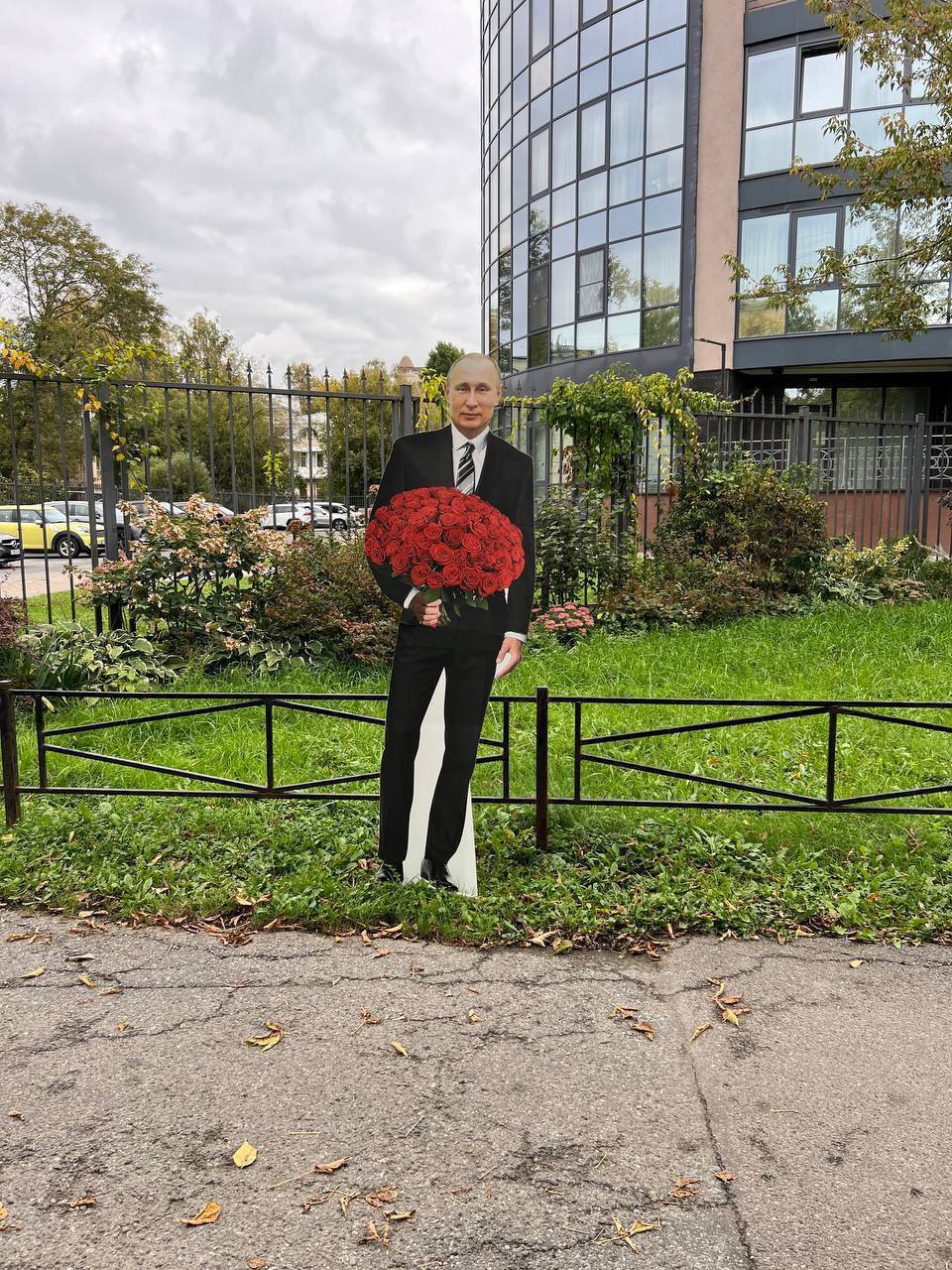 Обстановка сегодня в Питере такая: 🌹🌹🌹 | Сетка — социальная сеть от hh.ru
