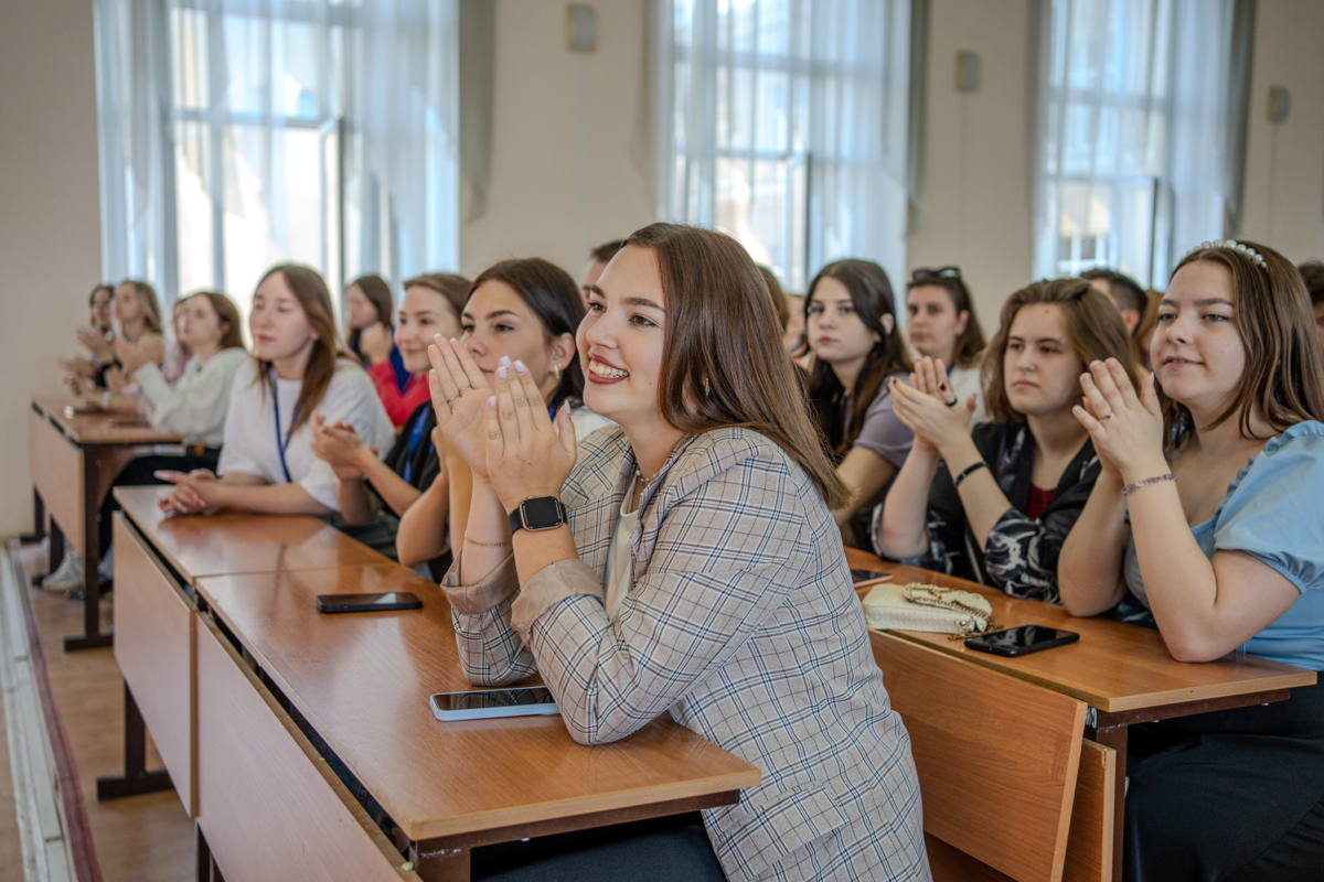 Репортажная съемка как вид искусства🤍
Репортажная съемка — это эмоции
Репортажная съемка — это моменты
Репортажная съемка — это детали
Репортажная съемка — это искусство
Репортажная съемка — это тот р... | Сетка — социальная сеть от hh.ru