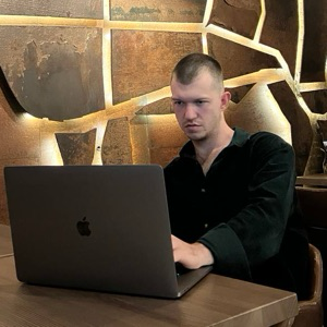 Владислав Титов