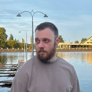 Артем Романов