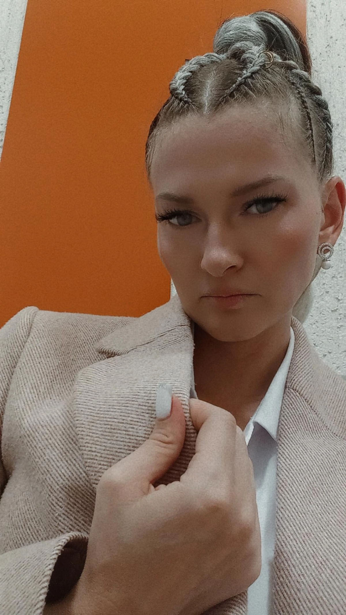 Меня зовут Кристина и я менеджер по подбору персонала.
Быть рекрутером - это интересная и многогранная профессия. Вот несколько аспектов, которые делают её привлекательной:
1 | Сетка — социальная сеть от hh.ru