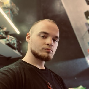 Павел Николаев