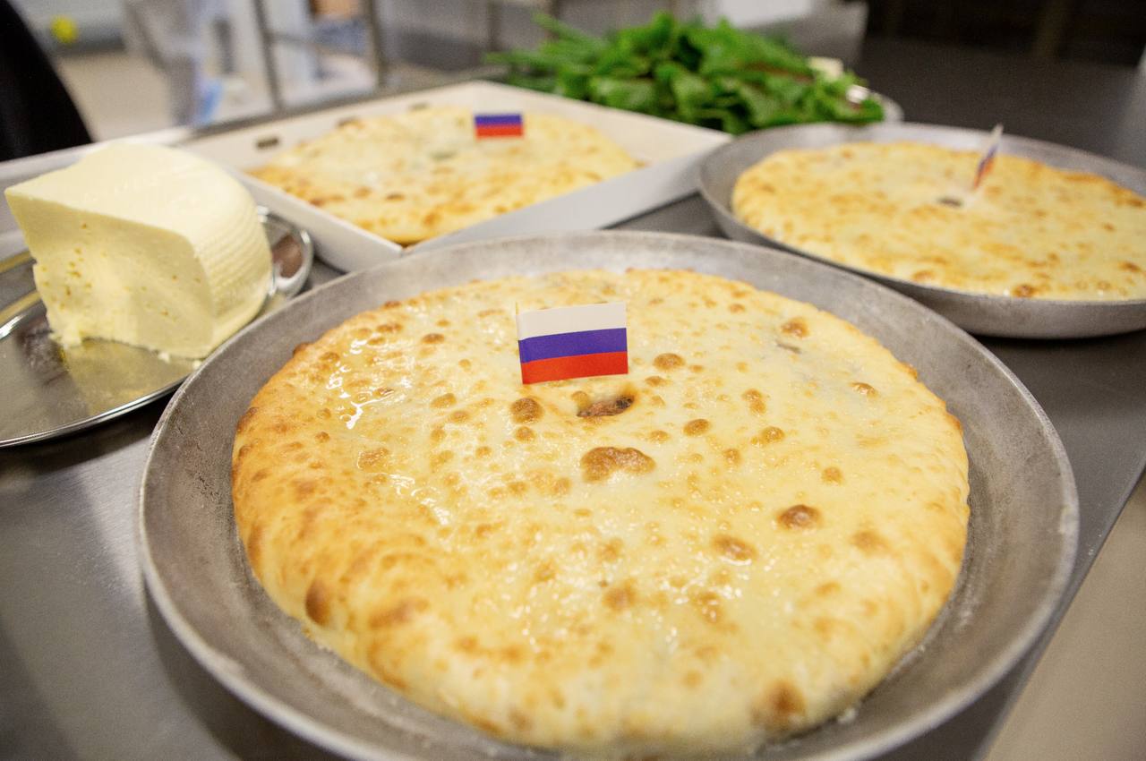 🥧 Всероссийский фестиваль осетинских пирогов пройдет на ВДНХ
С 11 по 13 октября
В программе:
➡️Мастер-классы по приготовлению блюд современной осетинской кухни
➡️Выступления музыкальных коллективов
⏭️... | Сетка — социальная сеть от hh.ru