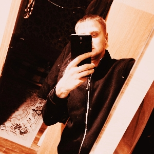 Алексей Тихонов